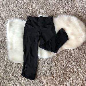 ON Capri Workout Leggings